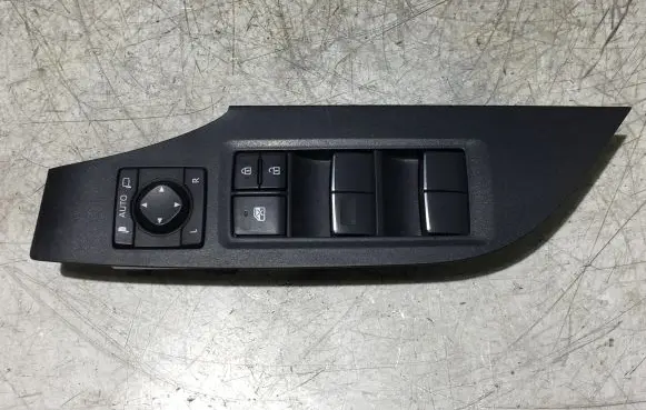 Toyota RAV 4 (XA50) Electric window control switch 7423242220 9311J07 8404042030