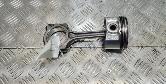 Mazda 3 II Piston with connecting rod