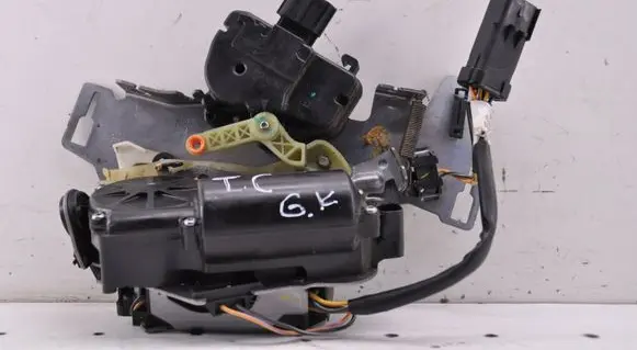 Chrysler Town & Country V Rear door lock 25000282