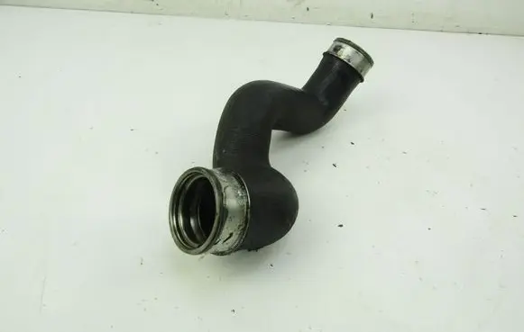 Volkswagen PASSAT B5.5 Intercooler hose/pipe 