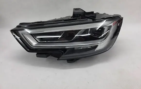 Audi A3 S3 8V Headlight/headlamp 8V0941033C