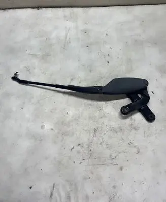 Mercedes-Benz E W211 Front wiper blade arm A2118200444