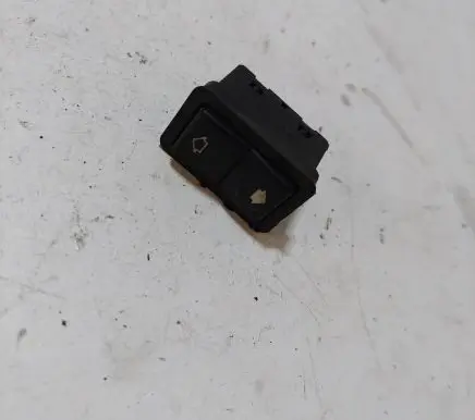 BMW 5 E39 Electric window control switch 8368974