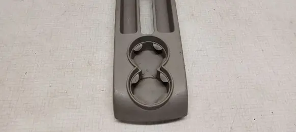 Cup holder front