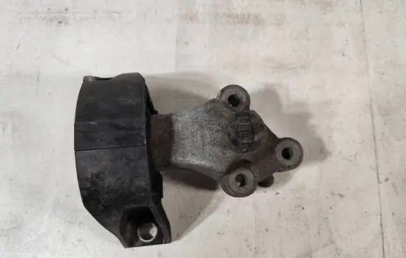 Dacia Logan II Engine mount bracket 112843505R