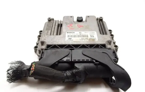 Hyundai i30 Engine control unit/module 391062A722 1039S28629 0281016005
