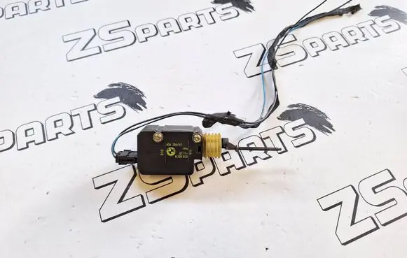 BMW 3 E36 Central locking motor 8353013 40620431 6711