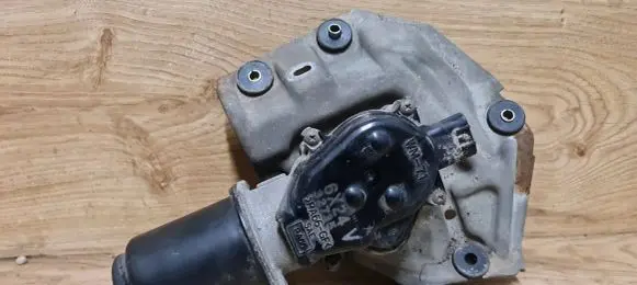 Mitsubishi Lancer Wiper motor 32735