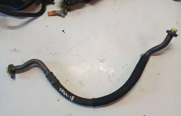 Volvo V60 Air conditioning (A/C) pipe/hose 31332343