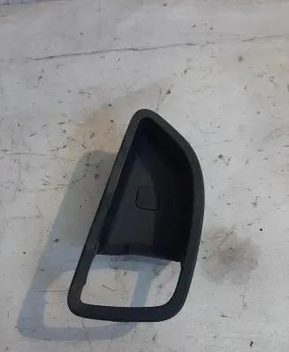 Hyundai i30 Front door interior handle trim 82611A5000