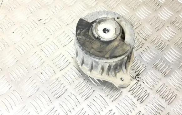 Mercedes-Benz E W238 Engine mount bracket A2382400700