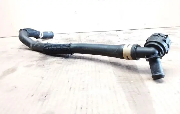 Toyota RAV 4 (XA40) Engine coolant pipe/hose 2600R010
