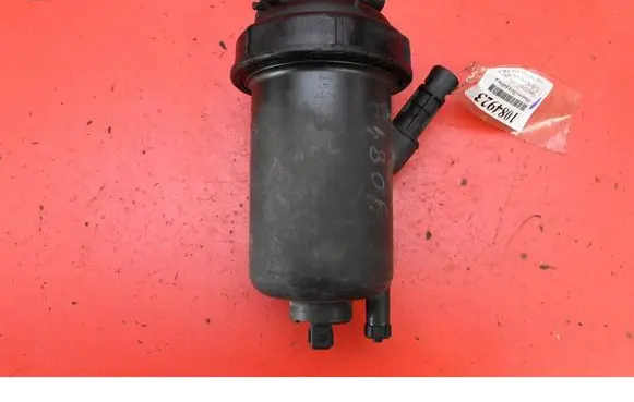 Opel Astra H Fuel filter housing 13204107