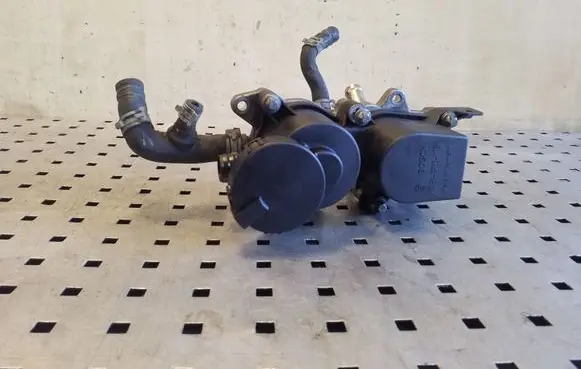 Mercedes-Benz A W169 Oil breather separator A6400101062 0928400554