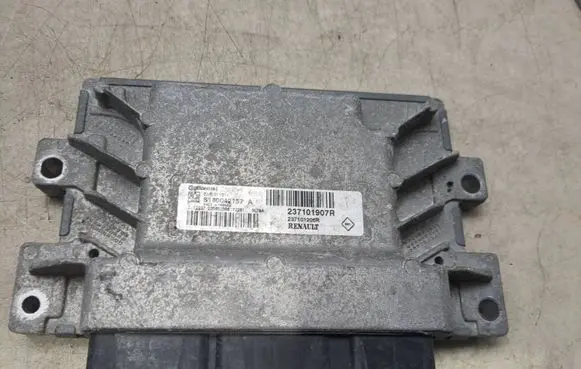 Renault Clio III Engine control unit/module S180042157A 237101907R 237101206R