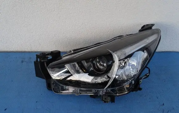 Mazda 2 Headlight/headlamp D09K51040 10018375