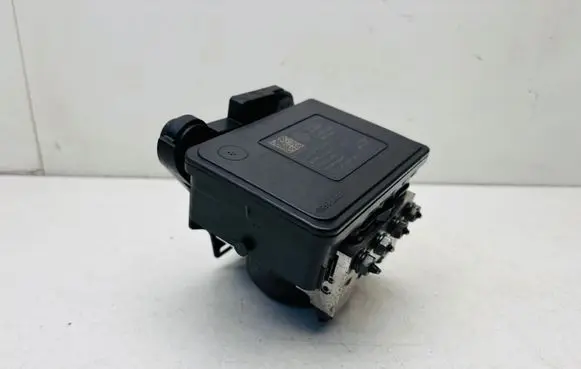 Volkswagen PASSAT B8 ABS Pump 3Q0907379F 3Q0614517F