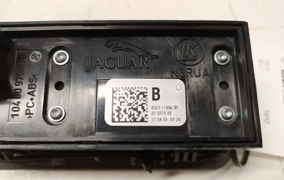 Jaguar XF Headlight level height control switch 8X2311654BC