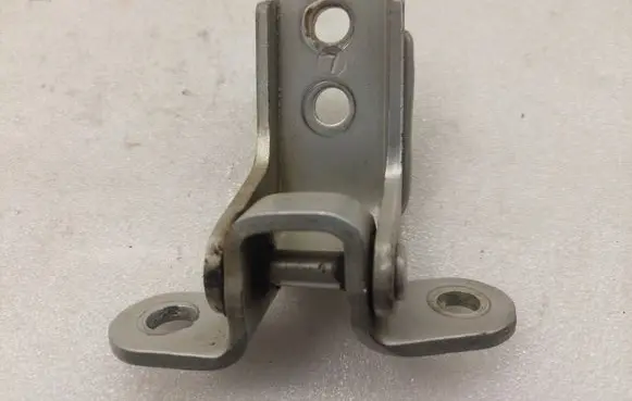 Toyota Corolla Verso AR10 Front door upper hinge 6872002050