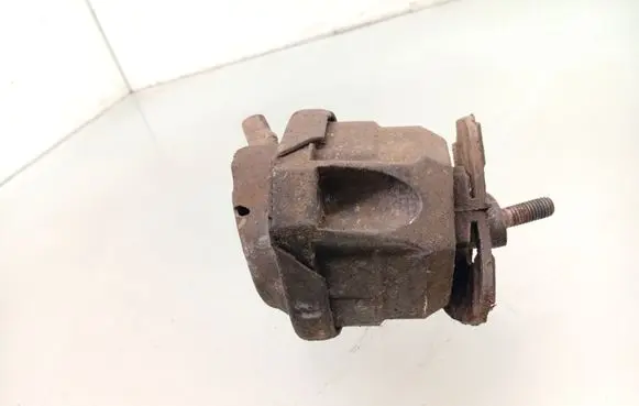 BMW 5 E60 E61 Engine mount bracket