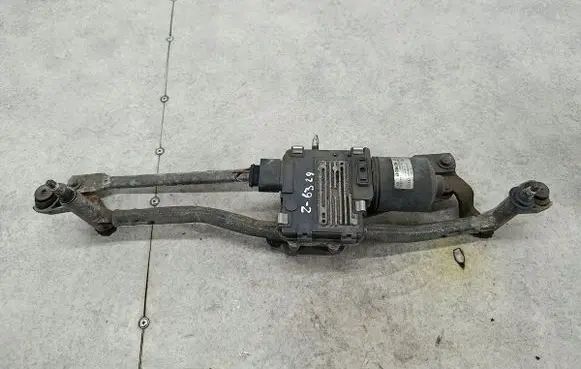 Audi A3 S3 8P Front wiper linkage 