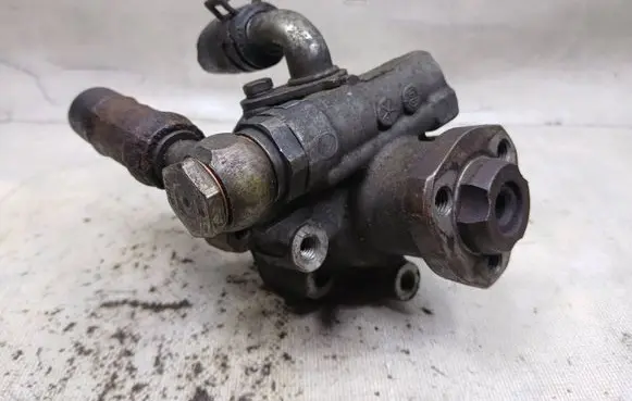 Skoda Fabia Mk1 (6Y) Power steering pump 1J0422154A