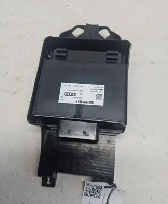 Audi A6 C7 Voltage converter/converter module 8K0959663F