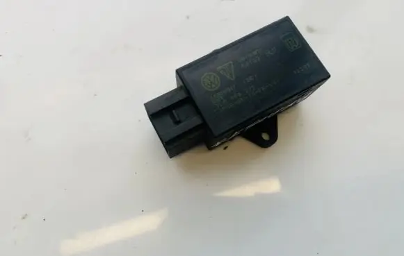 Volkswagen Touareg I Other relay 7l0959772