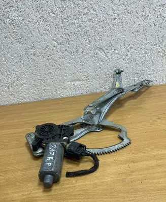Mercedes-Benz E W210 Rear door window regulator with motor 0130821708 D6827