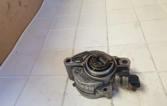 Citroen Berlingo Vacuum pump D1562B 1311S