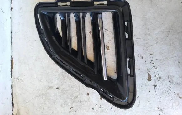 Chevrolet Camaro Front bumper lower grill 84278551