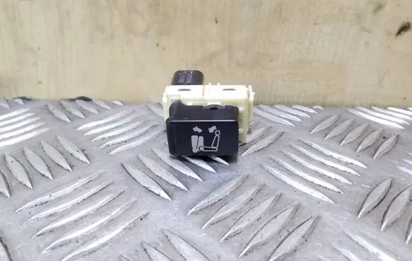 Peugeot 4007 Seat control switch 8610A048