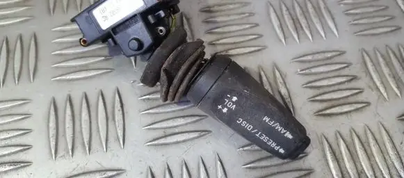 Multifunctional control switch/knob