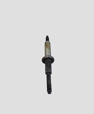 Mazda CX-7 Fuel Injector clamp holder