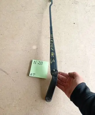 Ford Mondeo Mk III Front wiper blade arm 65898898
