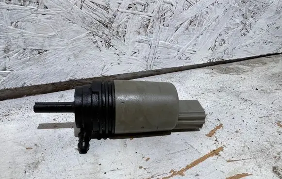 BMW 3 E90 E91 Windscreen/windshield washer pump 6934159