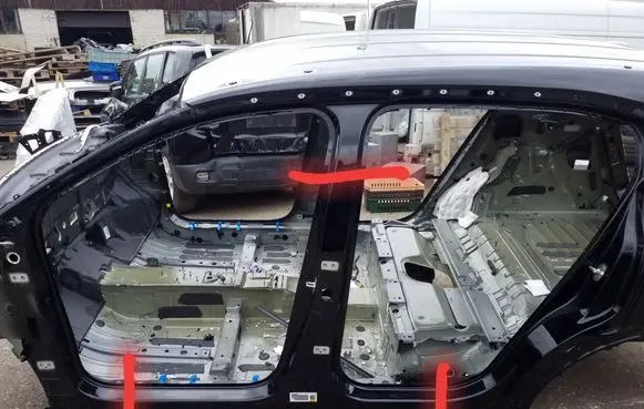 Citroen C5 Aircross Pillar (middle) 