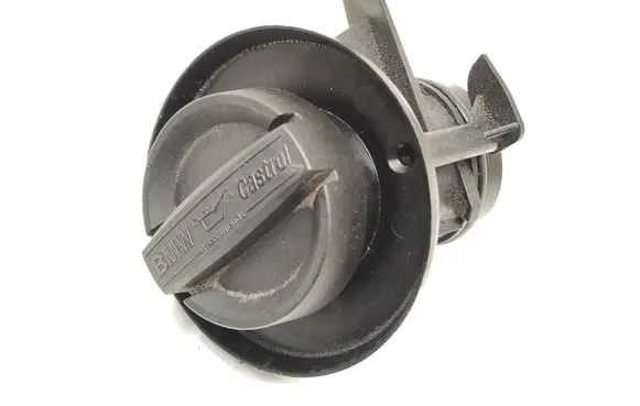 BMW 5 F10 F11 Oil filler cap 11127808452 7808452 15265812