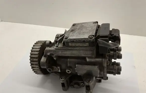 Volkswagen PASSAT B5.5 Fuel injection high pressure pump 0470506038 059130106K
