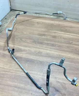 BMW 3 E90 E91 Air conditioning (A/C) pipe/hose 9151733 9151734