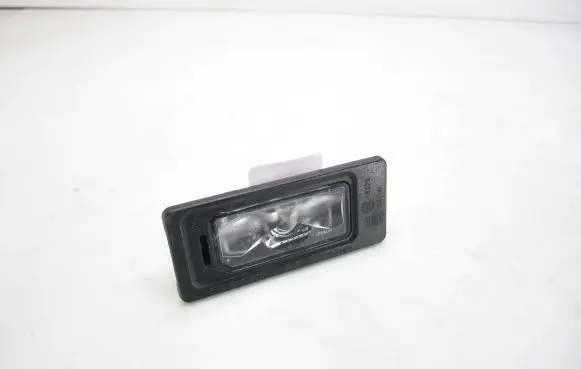 Volkswagen PASSAT B8 Number plate light 5NA943021