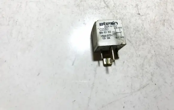 Volkswagen PASSAT B5.5 Other relay 8d0951253