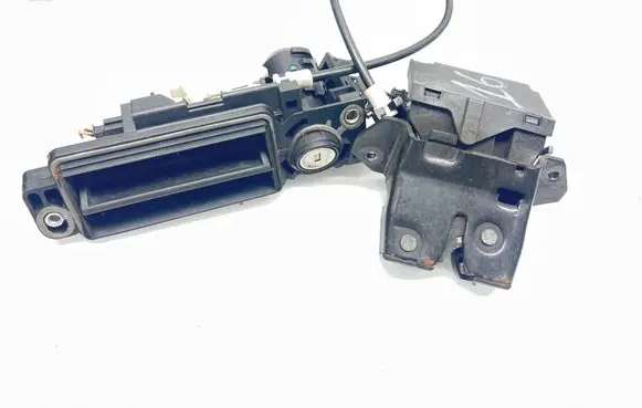 Loading door lock