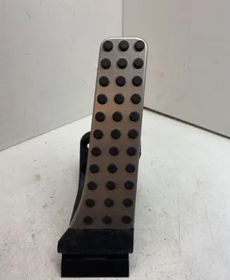 Mercedes-Benz GLC X253 C253 Accelerator throttle pedal A2533000104