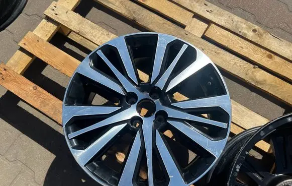 Renault Captur R17 alloy rim 403008893R