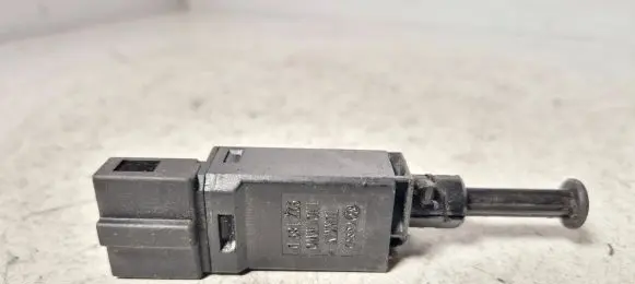 Volkswagen Golf IV Brake pedal sensor switch 927189d
