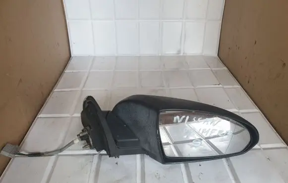 Nissan Primera Front door electric wing mirror 96301