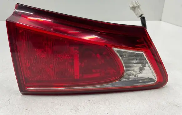 Toyota RAV 4 (XA50) Tailgate rear/tail lights