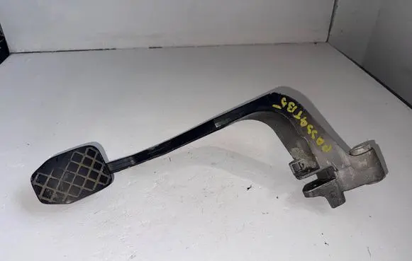 Volkswagen PASSAT B5 Clutch pedal 