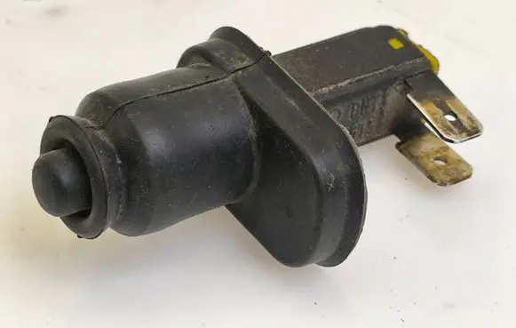 Audi 80 90 S2 B4 Front door sensor 895947561A